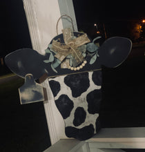 Load image into Gallery viewer, Cow Head Fabric Farmhouse Door Hanger
